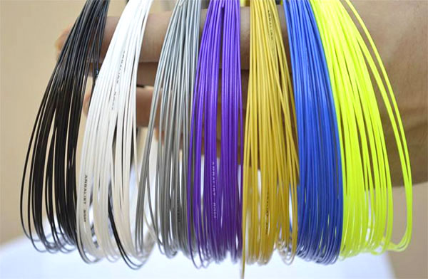 初學者該怎么選擇羽毛球線呢？快來看看！